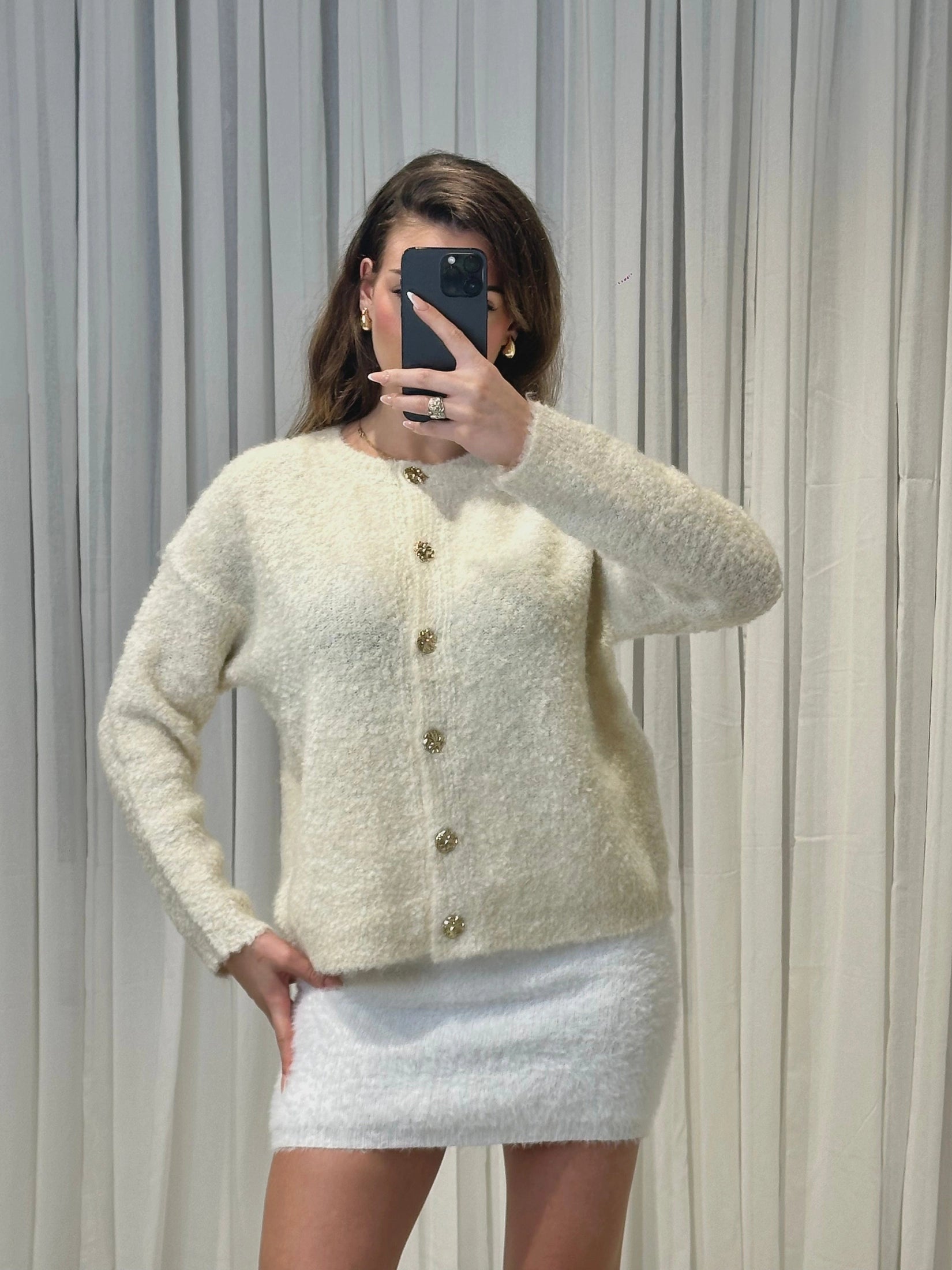 Basic Cardigan mit goldenen Knöpfen - Saint Lys