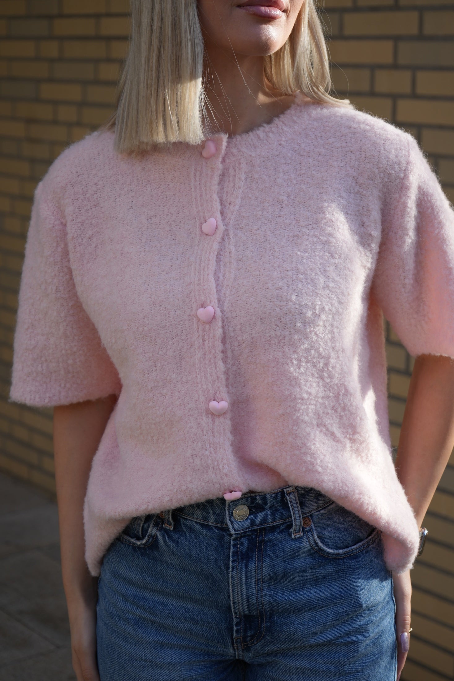 Girly Cardigan mit Herzknöpfen - Saint Lys