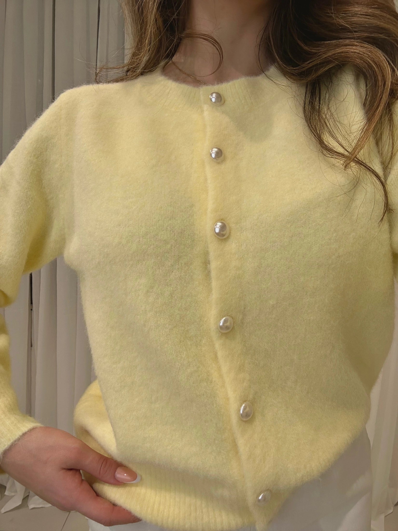 Pastell Cardigan mit Perlenknöpfen - Saint Lys