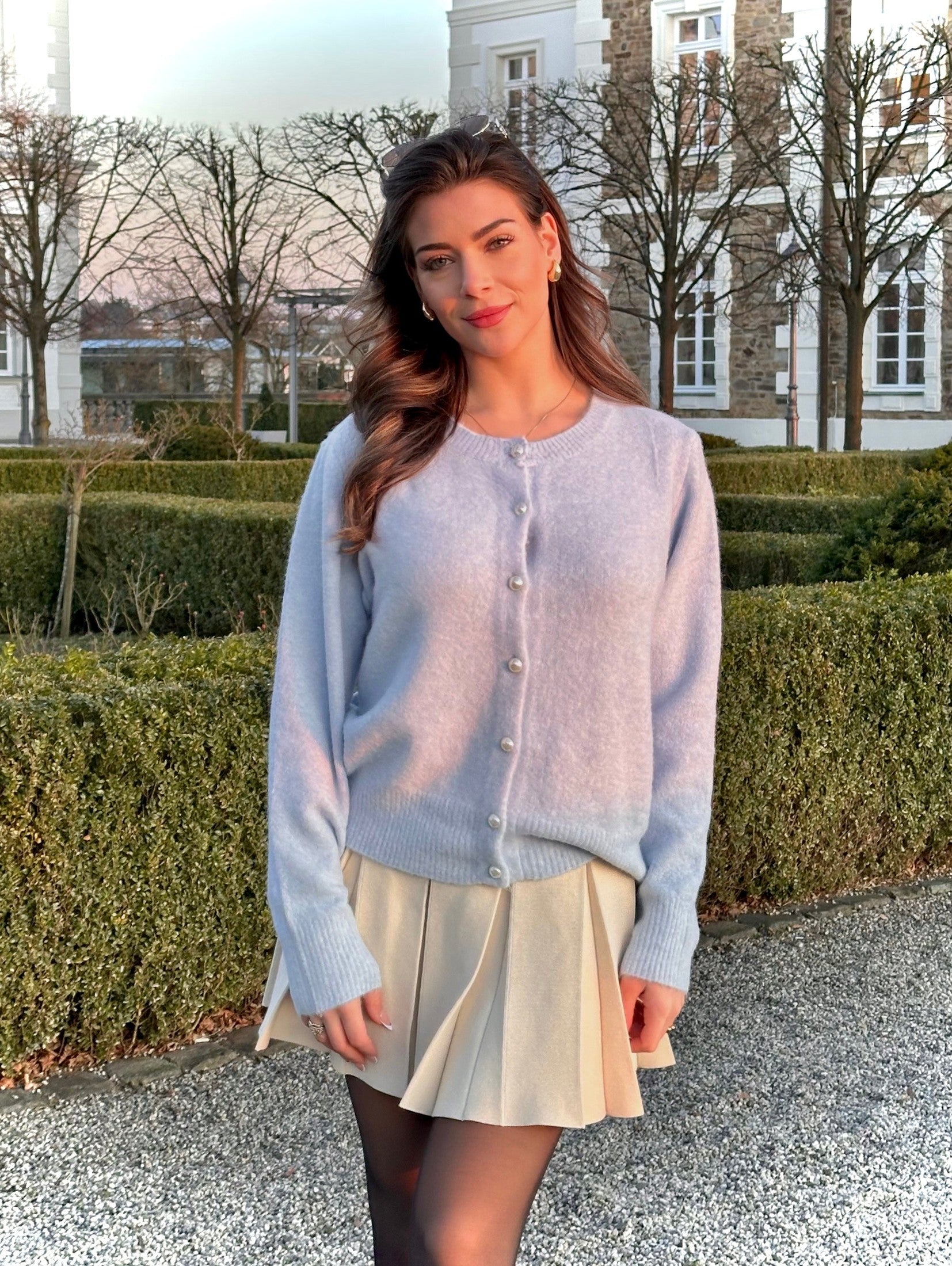 Pastell Cardigan mit Perlenknöpfen - Saint Lys