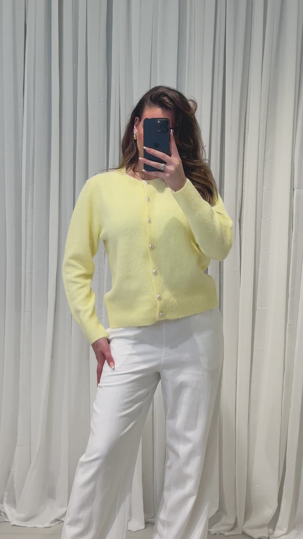 Pastell Cardigan mit Perlenknöpfen
